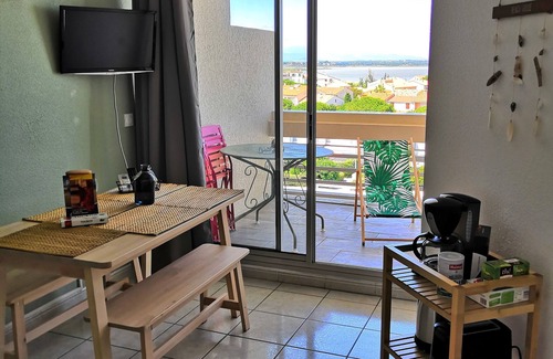 Saint-Nazaire Apartment | 4-person air-conditioned apartment with private pkg 30 m from beach + pool