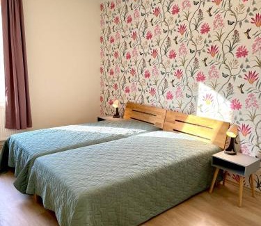 Rheinhausen Apartment | 4 Rooms, free Parking, 25 min to Düsseldorf, 100 Mbps WLAN