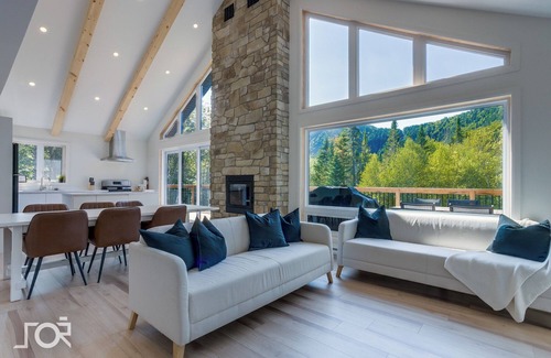 Saint-Raymond Ski Chalet | 4-season cottage at the gateway to the Bras-du-Nord Valley in Saint-Raymond