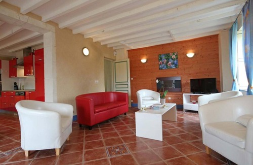 Feings Cottage | 4 Seasons Cottage in Perche Park, Pets Allowed, WIFI