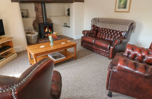Long Barn Cottage | 4 VICTORIA TERRACE, pet friendly, with open fire in Bishop's Lydeard