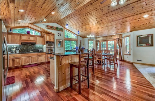 Tahoe Paradise House | 4000 Sq Ft Luxury Home: Family and Pet-friendly, Enormous Game Room, EV Charger