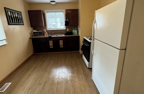 Detroit House | 420 friendly Charming 3-bedroom house in awesome Detroit with AC, WiFi