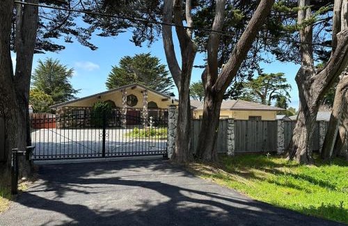 Half Moon Bay House | 4300 sq ft Bay Escape, Near Beach, Golf and Trails