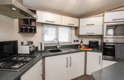 Cayton Bay Cottage | 47 The Drake Forgetmeknot
