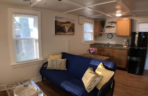 Geneva-on-the-Lake House | 4BDRM Double(2) Cottages Sleeps 10 Right on The GOTL Strip.