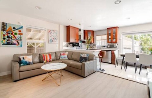 San Jose House | 4Br/3Ba,HeartDowntown SanJose-Gem Craftsman,Fireplace,Near SAP,Airport,City hall