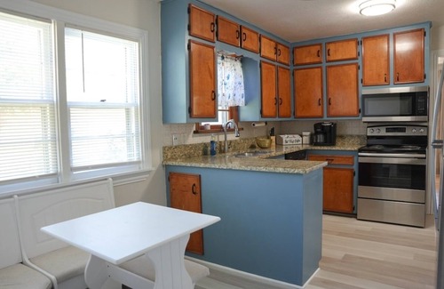 Amarillo House | 4Room| 7 Beds | Sleeps 12