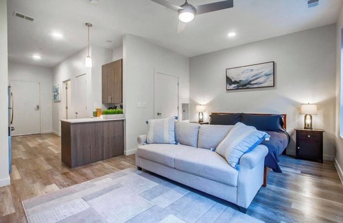 Downtown Louisville Apartment | 4th Street Suites - Comfortable King Bed Suite