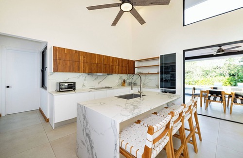 Tamarindo House | 5 Bed 5 Bath 16 Guests Luxury Style Comfort Villa