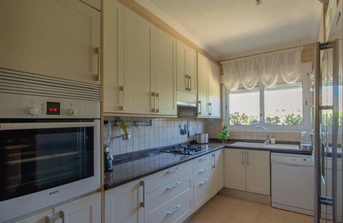 El Albir Villa | 5-bed chalet in Albir, with swimming pool, AC, 20-min-walk to beach.