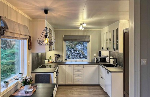 Etne House | 5 bedroom awesome home in Etne