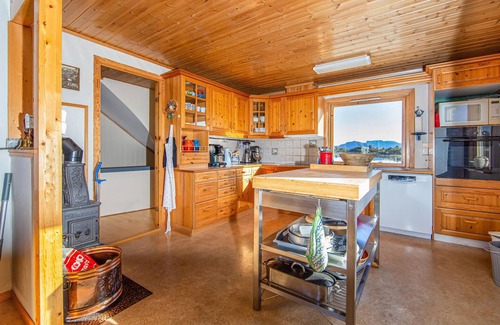 Haram House | 5 bedroom gorgeous home in Fjørtoft