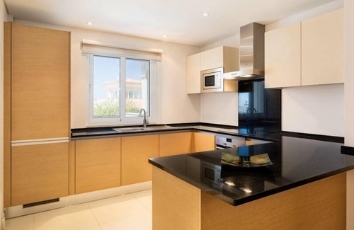Cerro do Mocho Villa | 5 bedroom townhouse with communal pool in the Crest A436 - Almancil, Algarve