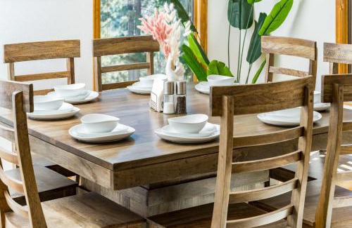 Evergreen House | 5 Bedroom Whole Home with Mountain Views