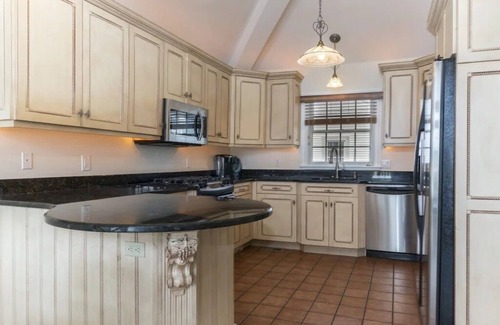 Brigantine House | 5 Bedrooms, 4.5 bathroom, 2 min from the beach, HEATED IN GROUND POOL (May-Sept)
