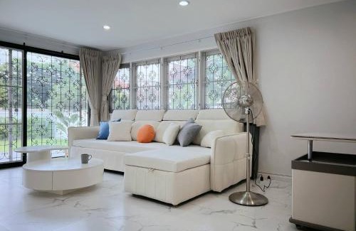 Suan Luang House | 5 beds 452sqm with Private garden Pet-friendly CCTV quiet and homey