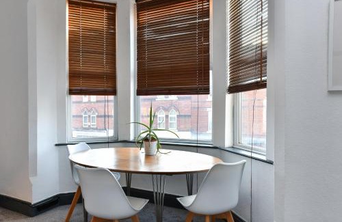 Sneinton House | 5-BR Home Featuring Art and Photography Collection