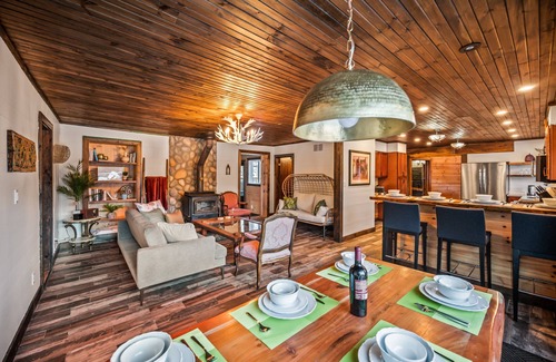 Dysart et al Cottage | 5 BR Lakefront Cabin With Pool, Kayak, BBQ, Boat Launch, Game Room