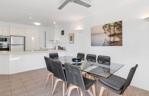 Noosaville Apartment | 5 Como Noosa, River front apartment