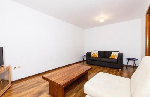 Bowthorpe House | 5 Guests - 2-Bed House - Bbq - Free Parking