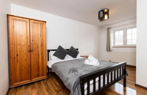 Bowthorpe House | 5 Guests - 2-Bed House - Bbq - Free Parking