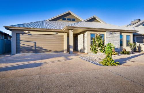 Exmouth House | 5 Kestrel Place