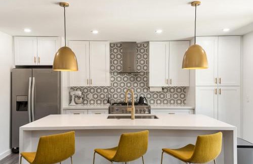 University Hills House | 5 Mi to UT Home with Outdoor Entertainment Area!
