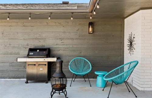 University Hills House | 5 Mi to UT Home with Outdoor Entertainment Area!