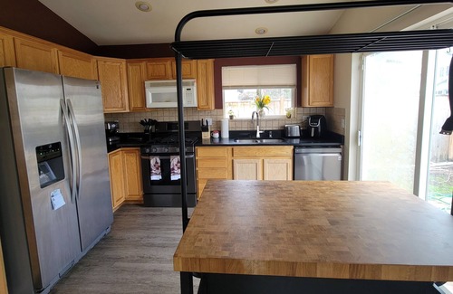 Bethel-Danebo House | 5 mins from Eugene Airport