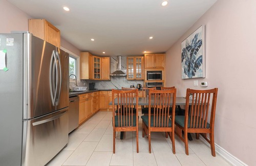 Niagara Falls House | 5 Minutes Walk to Niagara Falls