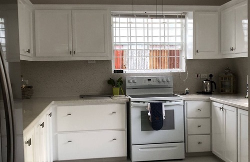 Old Trees Bay Apartment | 5 Minutes walk to the beautiful beaches