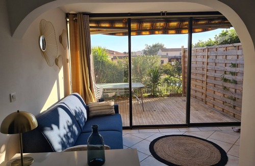 Tamaris Apartment | 5 person apartment, ground floor, terrace, walking distance to the sea, secure residence