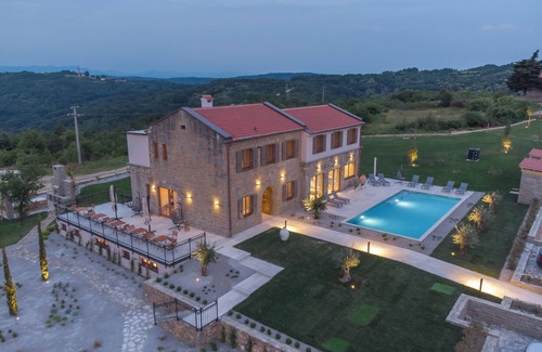 Buje Villa | 5 Star Luxurious Villa Paradiso d'Istria with Spa and pool