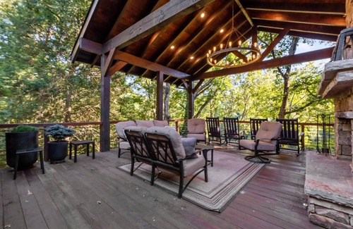 Cherry Log Cabin | 529 m² Cabin ∙ 5 bedrooms ∙ 16 guests