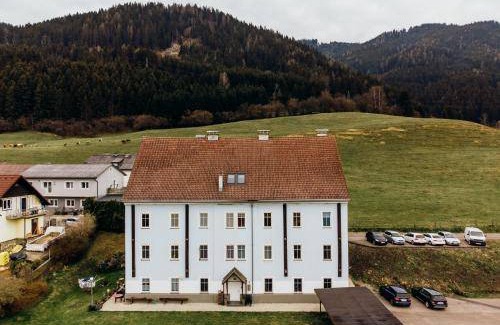 Fohnsdorf Apartment | 58 m² Apartment ∙ 2 bedrooms ∙ 4 guests