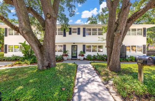Saint Simons Heights House | 588 Demere-7 Bedrooms