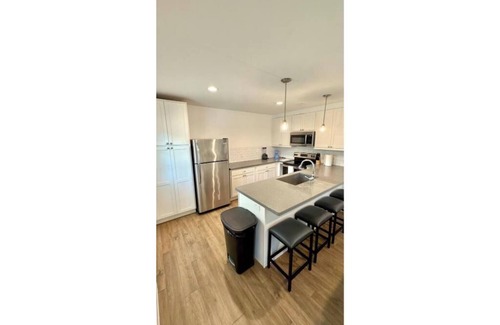 Neartown House | 5BR Central Montrose Gem