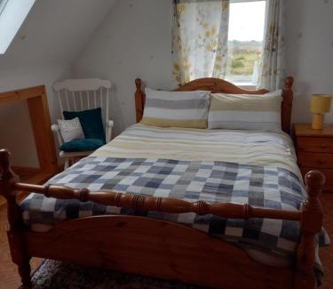 Leagun Villa | 6 Bed Villa - Sleeps 12 - Pets - Garden - Parking