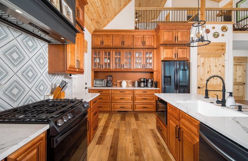 Moravian Falls Ski Chalet | 6-bedroom mountain top chalet with spectacular long range mountain views