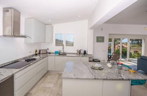 La Sabatera Villa | 6 Bedroom Villa minutes from Moraira Beach. Heated swimming pool, sea view