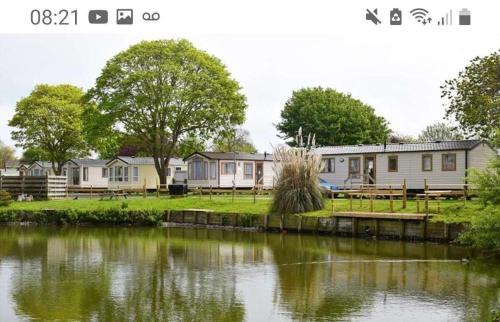 Burnham-on-Sea Other | 6 Berth Caravan on Lakeside Holiday Park