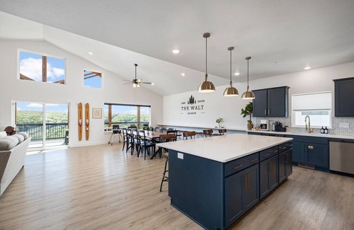 Indian Point House | 6 BR: 5 King Suites + BUNK ROOM! Indoor Community Pool, Game Room, Hot Tub +
