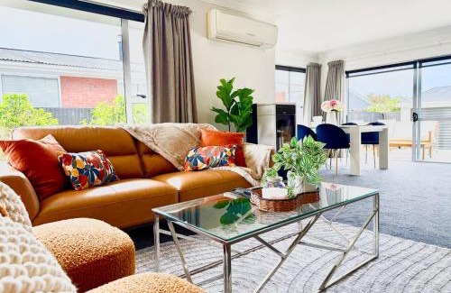 Avonhead House | 6 Guests Family Home 7 Minutes to Airport