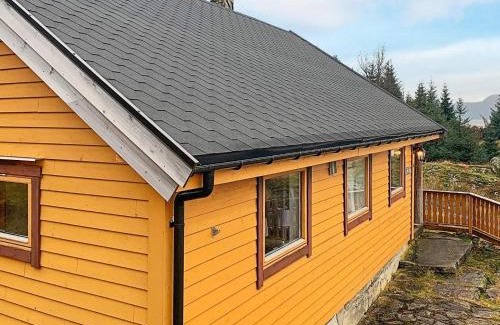 Gulen Municipality House | 6 person holiday home in Brekke