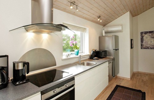 Bratten Strand House | 6 person holiday home in Jerup