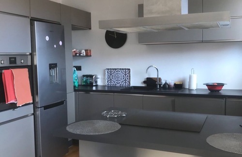 Juan-les-Pins Apartment | 64 m2 2 bedrooms 3 minutes walk from the beach, quiet, air conditioning and WiFi