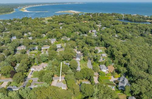 Hopewell Junction House | 65 Wianno Circle Osterville - On Cape Time