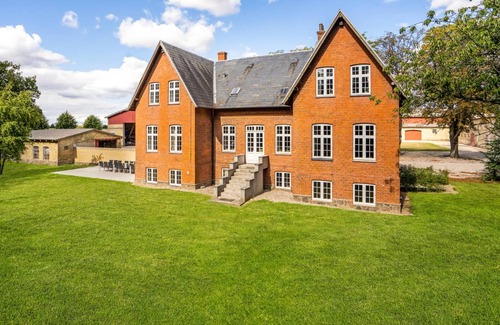 Kvaerndrup House | 650 m² House ∙ 8 bedrooms ∙ 16 guests