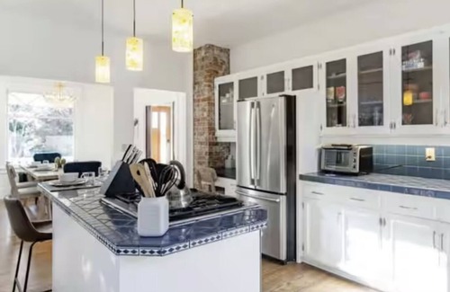 West Queen Anne House | 6B4B Luxury Home! Sleeps 20! Beautiful Views!